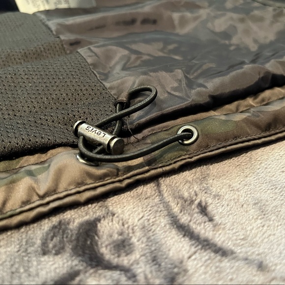 Levi’s Shell Jacket - Medium - Picture 10 of 16